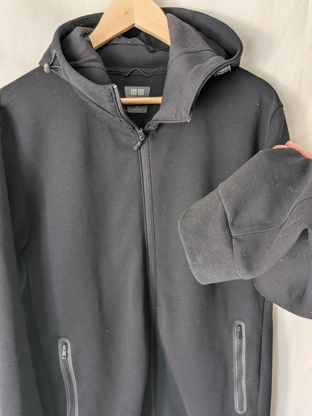 Uniqlo Men's Black Full-Zip Hoodie Sweater